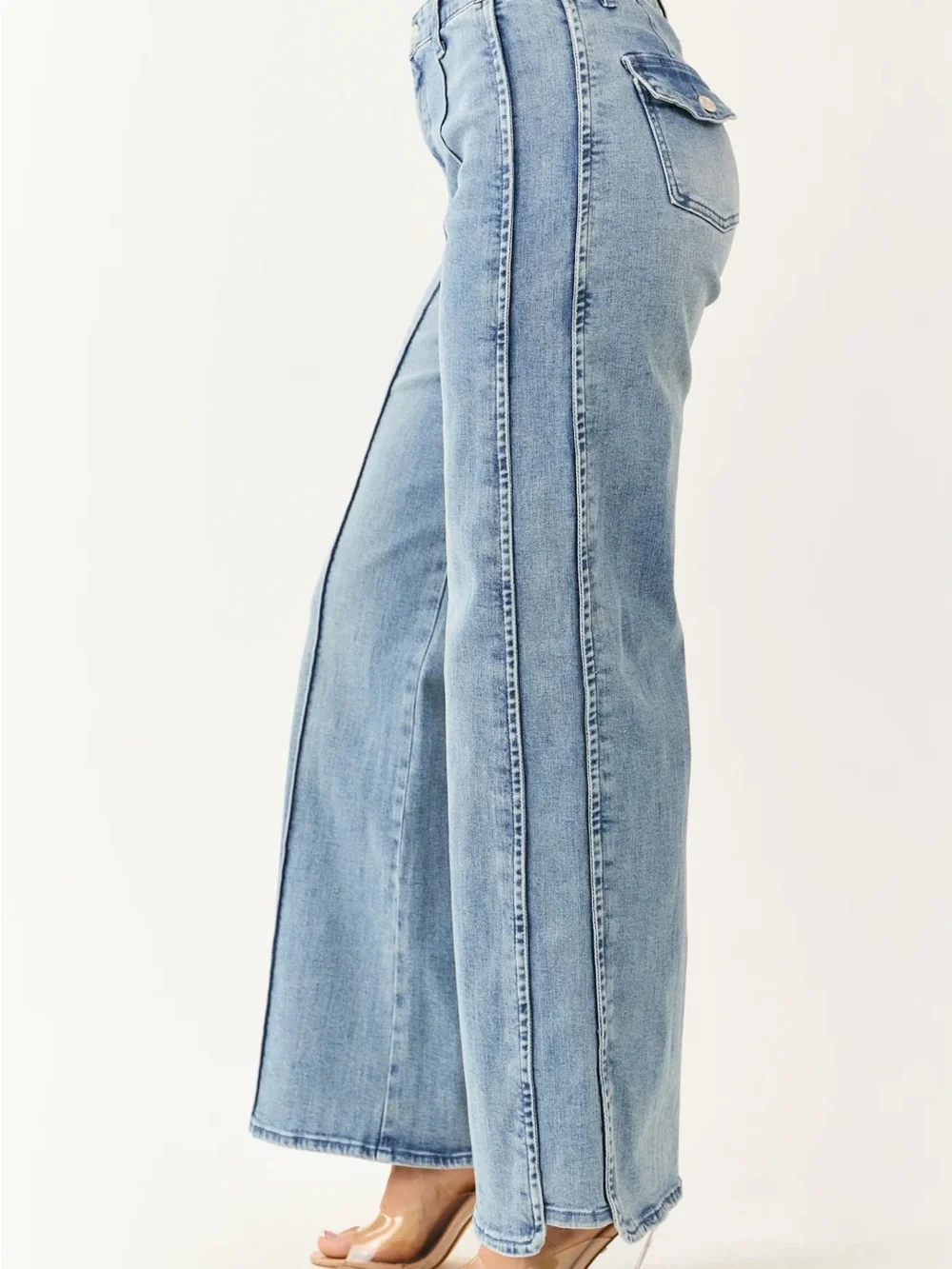Saige Tummy Control Stretchy Wide Seam Detailed Jeans NWT Size 29